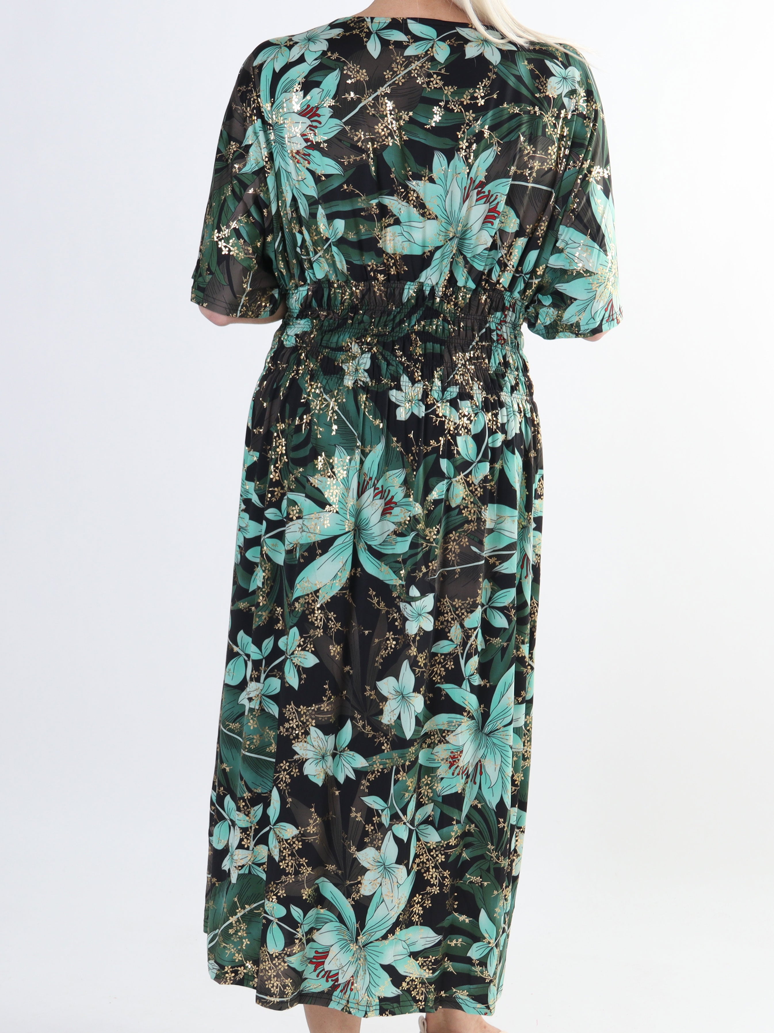 Pams Midi - Elastisk blomstret plus size kjole i krølfrit stof